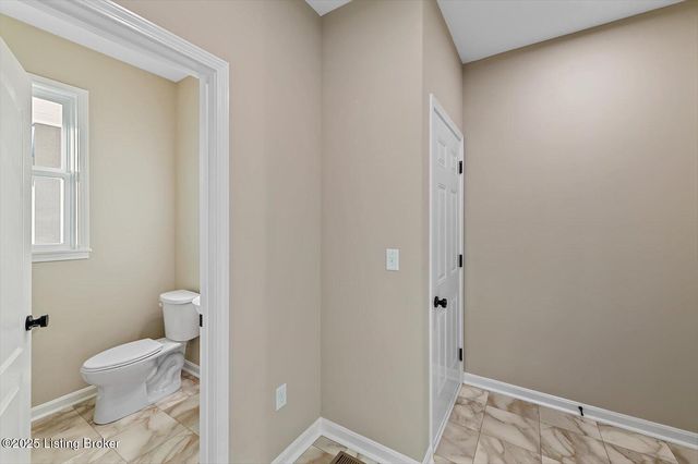 2213 Summit View Ct, La Grange, KY 40031