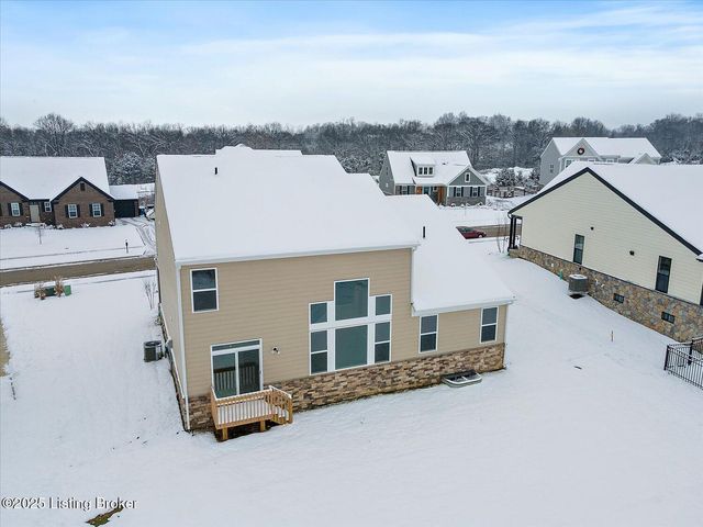 2213 Summit View Ct, La Grange, KY 40031