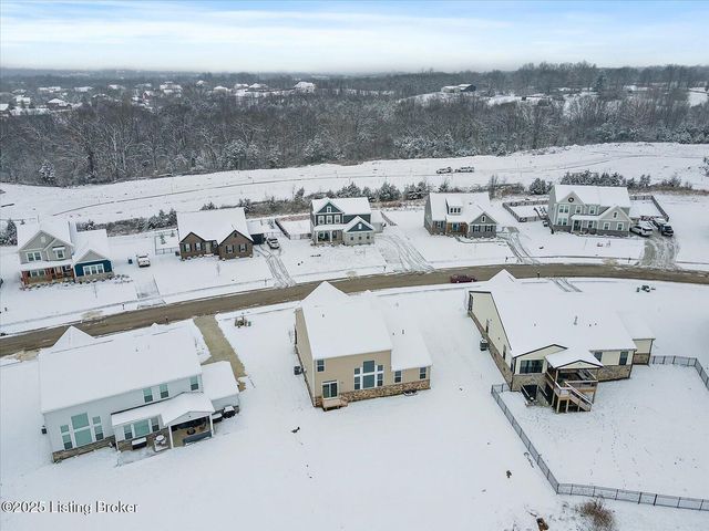 2213 Summit View Ct, La Grange, KY 40031