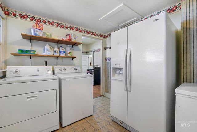 411 2nd Ave W, Twin Falls, ID 83301