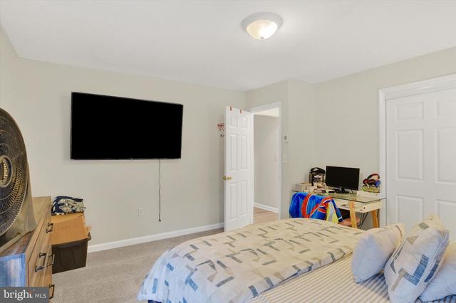 12 WHITE BIRCH AVE, Mechanicsburg, PA 17050