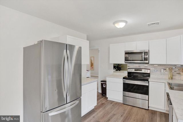 12 WHITE BIRCH AVE, Mechanicsburg, PA 17050