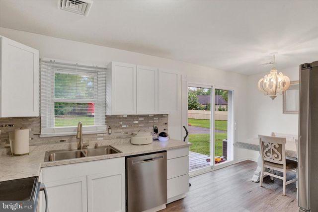 12 WHITE BIRCH AVE, Mechanicsburg, PA 17050