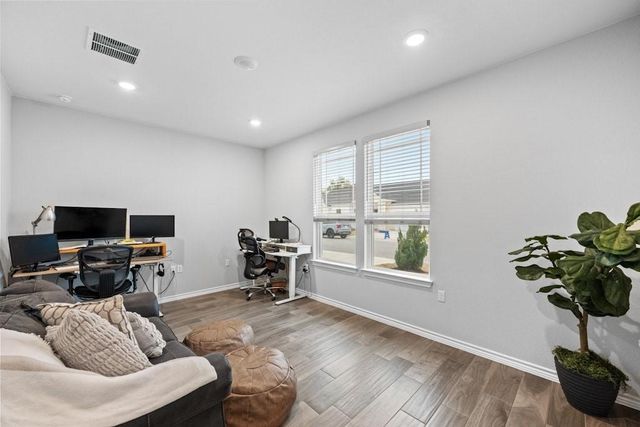 123 Sandbar DR, San Marcos, TX 78666