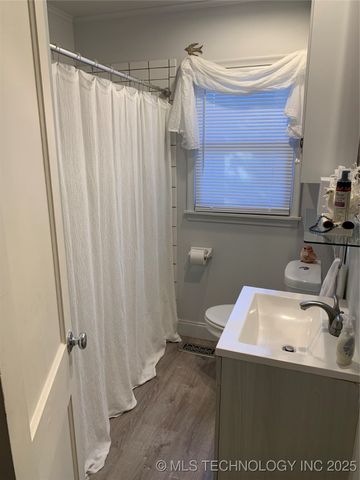 4966 S Newport Avenue, Tulsa, OK 74105