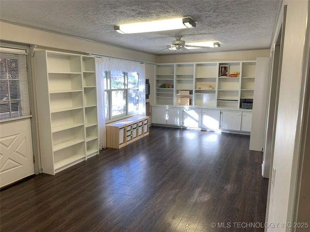 4966 S Newport Avenue, Tulsa, OK 74105