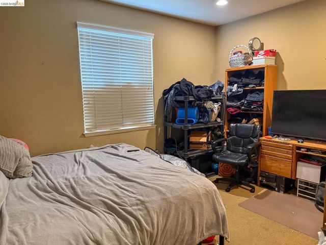 4033 Hopkins Ln, Modesto, CA 95356