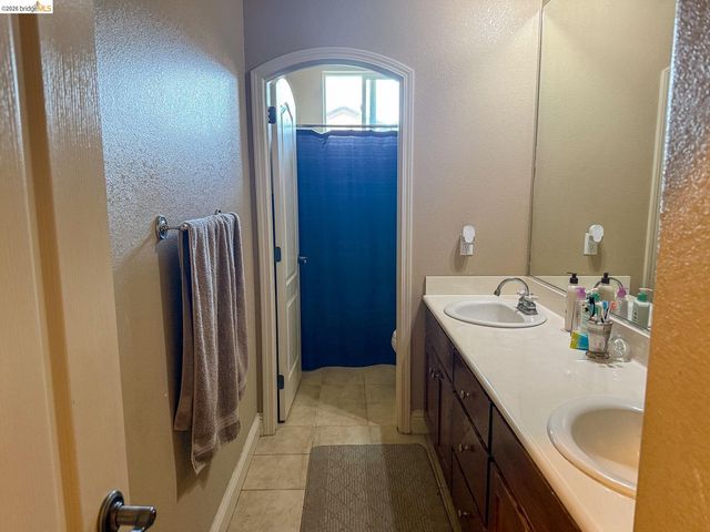 4033 Hopkins Ln, Modesto, CA 95356