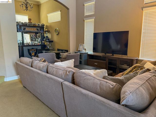 4033 Hopkins Ln, Modesto, CA 95356
