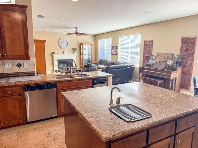 4033 Hopkins Ln, Modesto, CA 95356