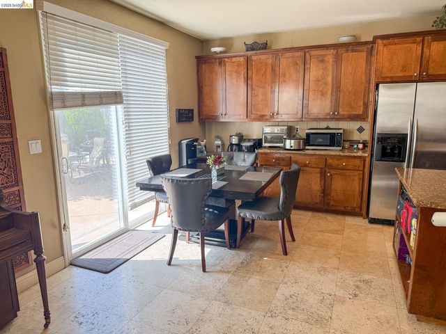 4033 Hopkins Ln, Modesto, CA 95356