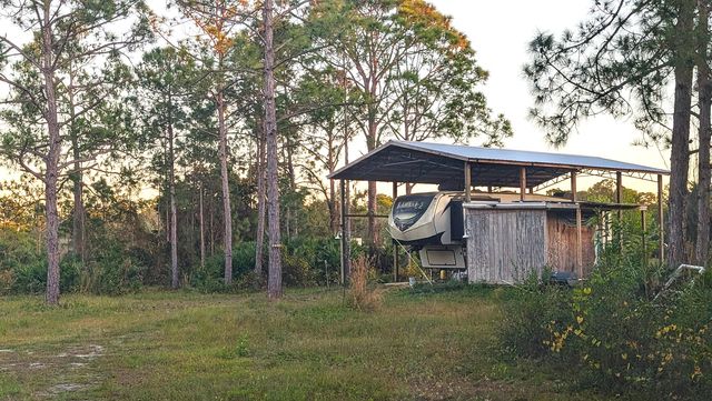 12885 86th Street, Fellsmere, FL 32948