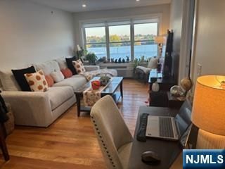 164 Getty 12, Clifton, NJ 07011
