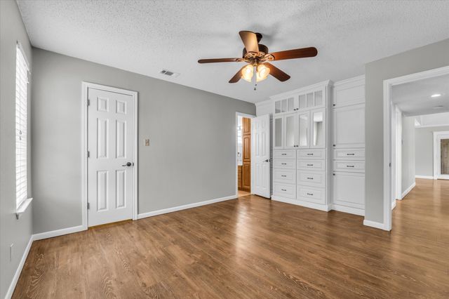 2152 Sommerfeld Drive, Waco, TX 76705