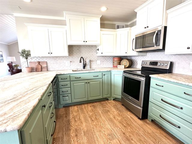 2152 Sommerfeld Drive, Waco, TX 76705