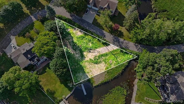 4190 Meyers Road, Waterford, MI 48329