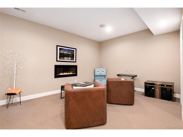 6682 W Asbury Pl, Lakewood, CO 80227