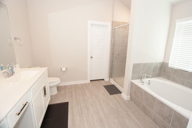 2472 Saddlecreek, Alvin, TX 77511