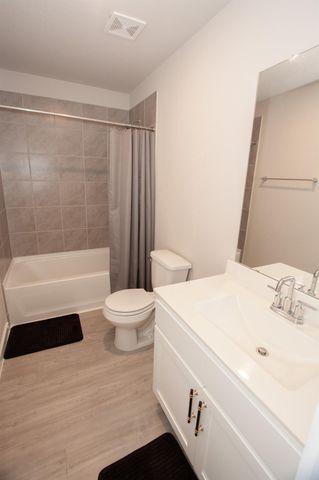 2472 Saddlecreek, Alvin, TX 77511