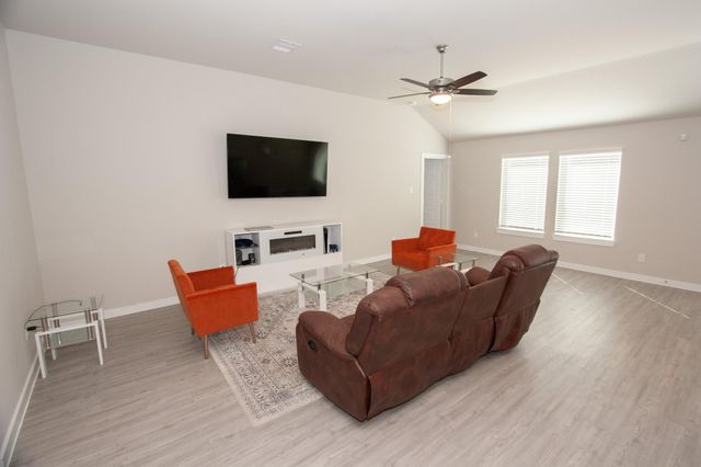 2472 Saddlecreek, Alvin, TX 77511