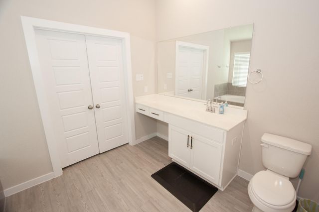 2472 Saddlecreek, Alvin, TX 77511