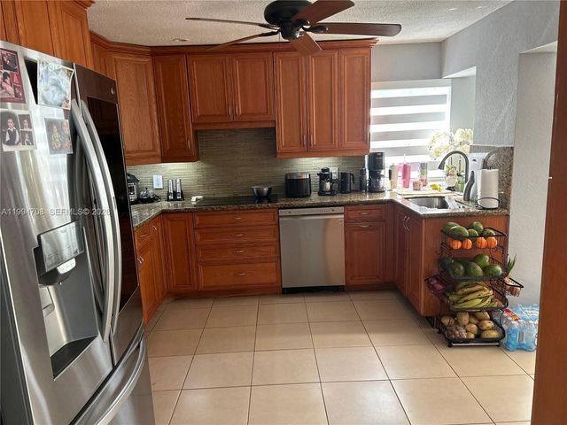 6582 NW 1st St, Margate, FL 33063