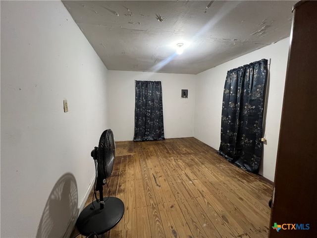 2968 E State Highway 97, Nixon, TX 78140