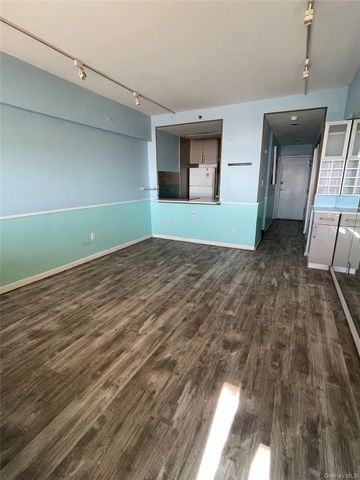 250 Shore Road 2D, Long Beach, NY 11561