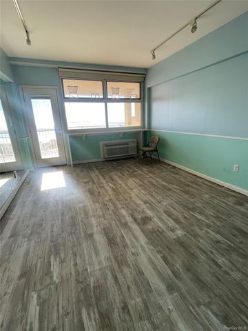 250 Shore Road 2D, Long Beach, NY 11561
