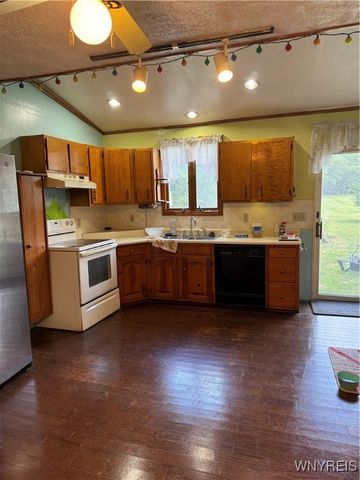 6773 Akron Road, Lockport Town, NY 14094