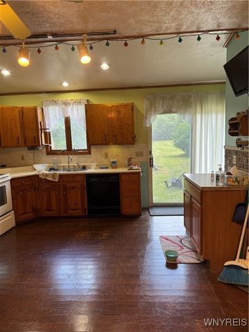 6773 Akron Road, Lockport Town, NY 14094