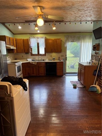 6773 Akron Road, Lockport Town, NY 14094