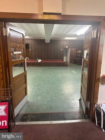 4601 ALMOND ST, Philadelphia, PA 19137