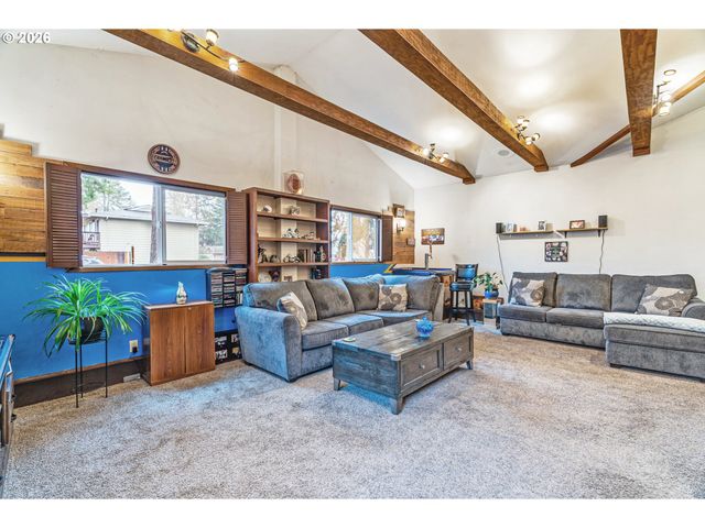 909 Ne 177TH Ave, Gresham, OR 97230