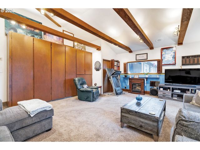 909 Ne 177TH Ave, Gresham, OR 97230