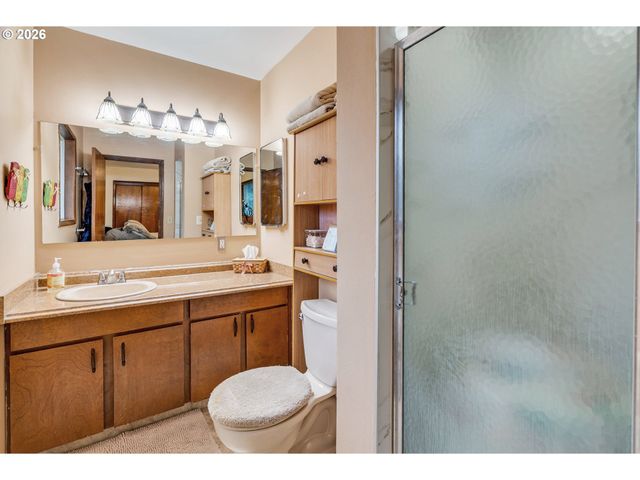 909 Ne 177TH Ave, Gresham, OR 97230