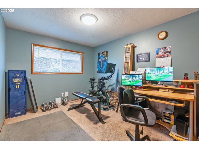 909 Ne 177TH Ave, Gresham, OR 97230