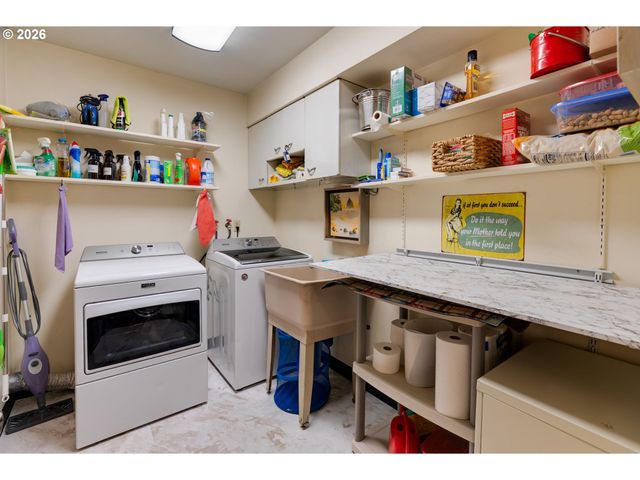 909 Ne 177TH Ave, Gresham, OR 97230