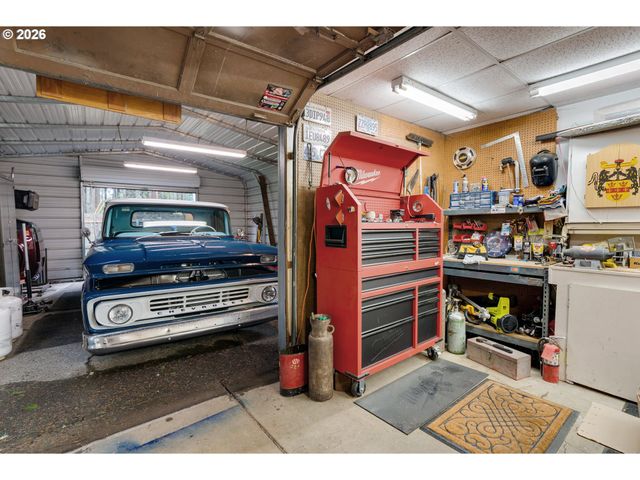 909 Ne 177TH Ave, Gresham, OR 97230