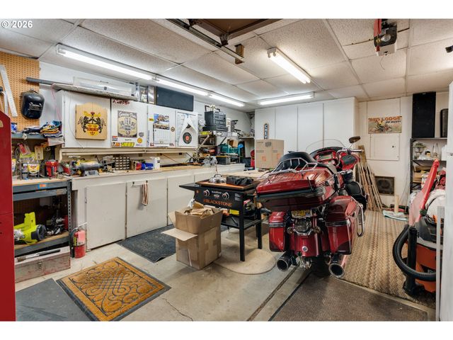 909 Ne 177TH Ave, Gresham, OR 97230