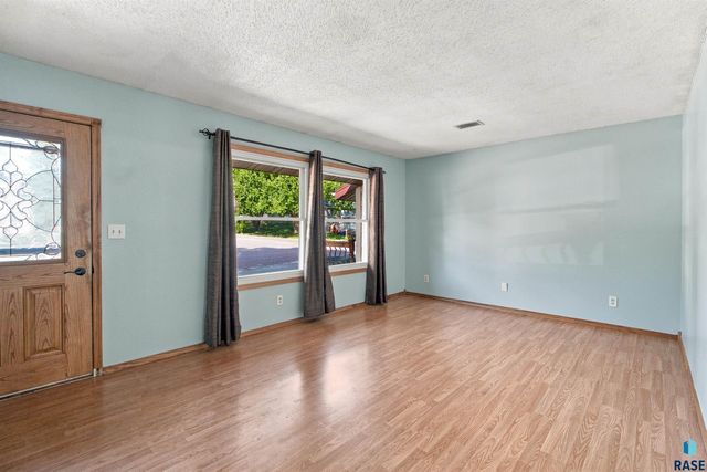 1512 S Judy Ave Avenue, Sioux Falls, SD 57103