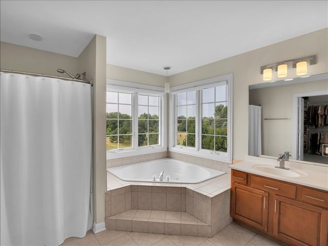 11538 Cross Creek Estates Lane, Belvidere, IL 61008