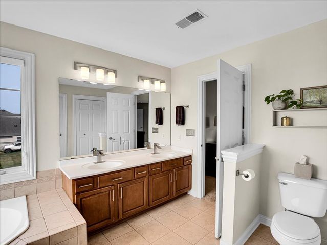 11538 Cross Creek Estates Lane, Belvidere, IL 61008