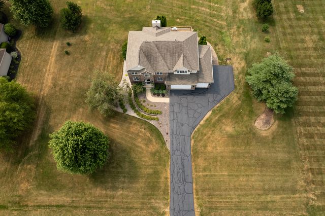 11538 Cross Creek Estates Lane, Belvidere, IL 61008