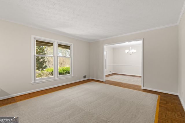 1055 Hunterhill Drive, Roswell, GA 30075