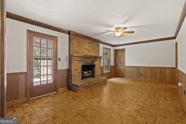 1055 Hunterhill Drive, Roswell, GA 30075