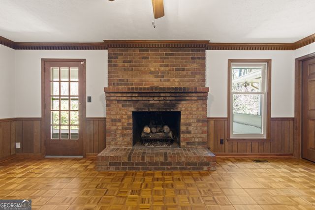 1055 Hunterhill Drive, Roswell, GA 30075