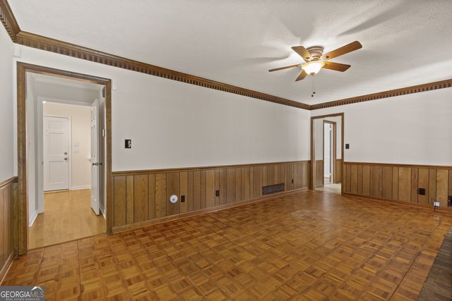 1055 Hunterhill Drive, Roswell, GA 30075