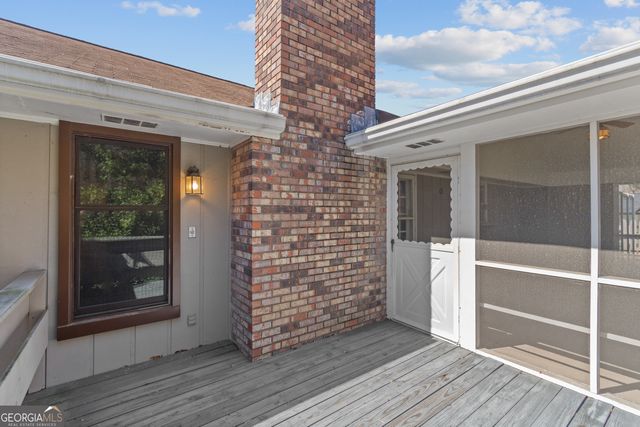 1055 Hunterhill Drive, Roswell, GA 30075