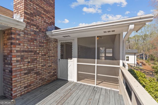 1055 Hunterhill Drive, Roswell, GA 30075